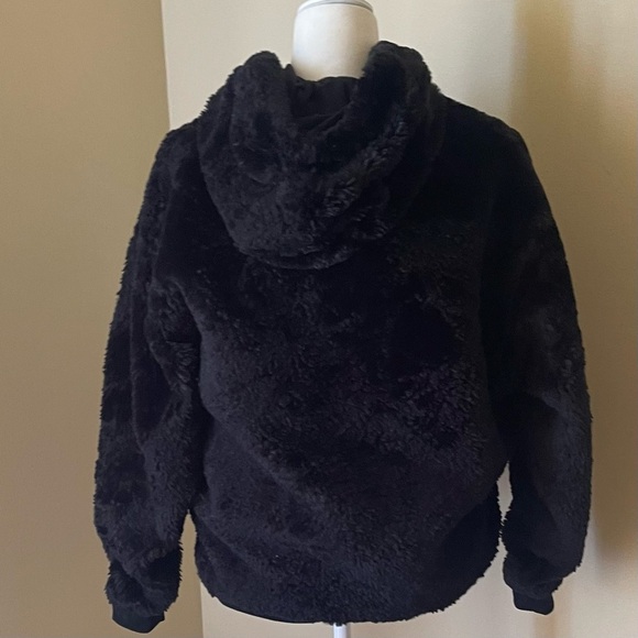 ASOS Design Oversized Faux Fur Hoodie - Picture 4 of 7